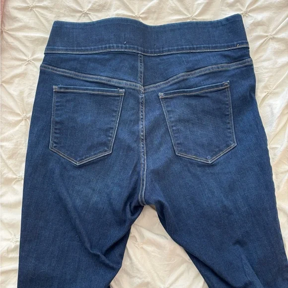 Old Navy Women's High Rise Rockstar Super Skinny Pull On Jegging- Size 18 Plus - Picture 4 of 6